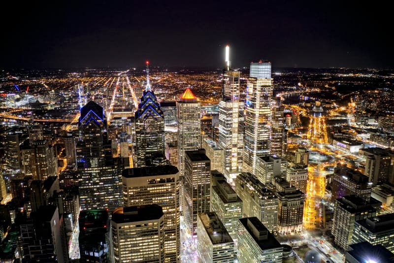 Vista aérea do centro da Filadélfia à noite fotografia de stock royalty free