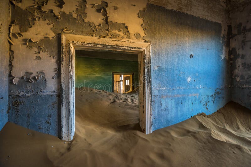 Cidade fantasma abandonada de Kolmanskop em Namíbia