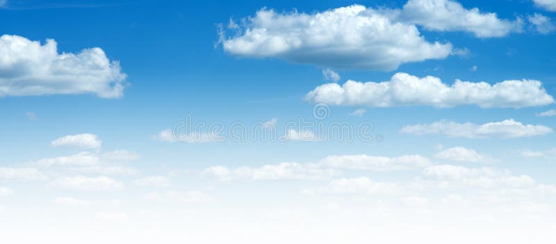 Cielo blu e nubi