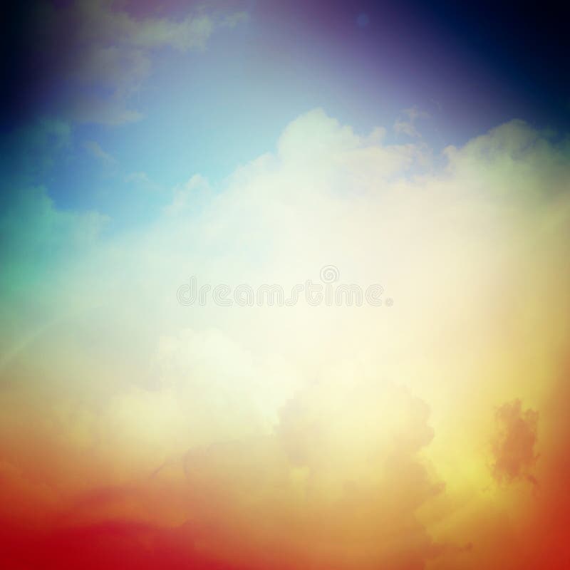 Cielo y nubes con el fondo liso y borroso foto de archivo libre de regalías Cielo y nubes con el fondo liso y borroso foto de archivo libre de regalías