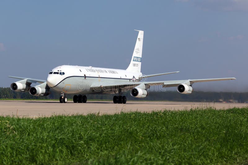 Cielos abiertos Boeing OC-135B en la base de las fuerzas aéreas de Kubinka