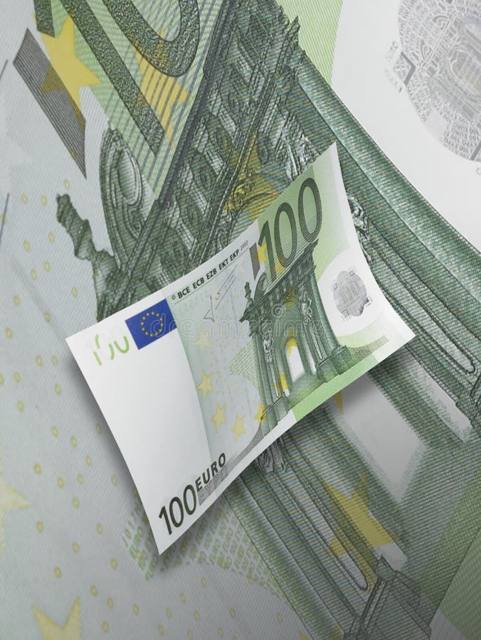 Cientos collages de la cuenta del euro con tono verde imagen de archivo libre de regalías Cientos collages de la cuenta del euro con tono verde imagen de archivo libre de regalías