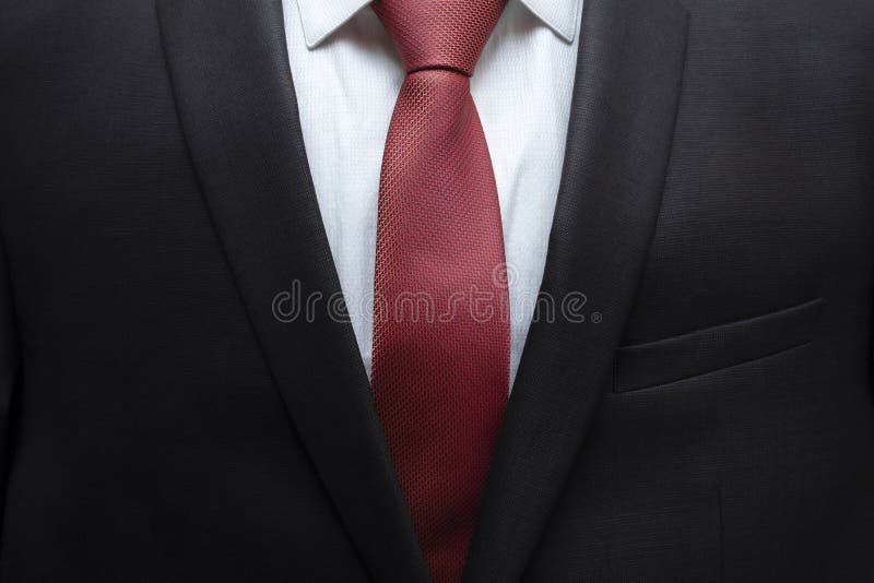 Cierre De Traje De Negocios Negro Con Camisa Blanca Y Corbata Roja.  Empresario De Traje Negro Con Corbata Roja. Imagen de archivo - Imagen de  ejecutivo, camisa: 188832657