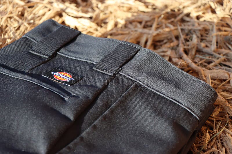 aplausos Atento ángel Cierre Extremo De Los Pantalones De Trabajo De Los Dickies. Fotografía editorial - Imagen de foto, masculinidad: 223497822 aplausos Atento ángel Cierre Extremo De Los Pantalones De Trabajo De Los Dickies. Fotografía editorial - Imagen de foto, masculinidad: 223497822