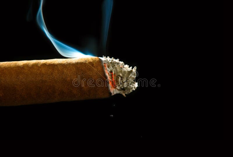 Cigarro imagen de archivo Cigarro imagen de archivo