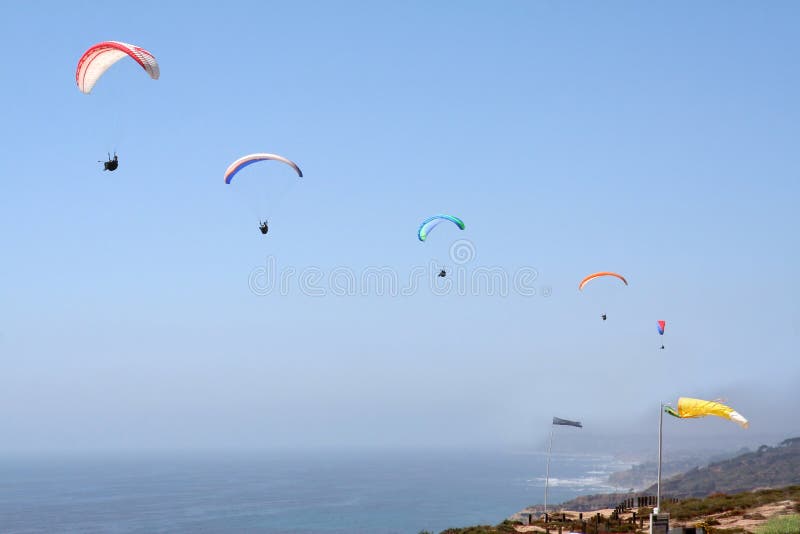 Cinco Paragliders fotos de stock royalty free Cinco Paragliders fotos de stock royalty free