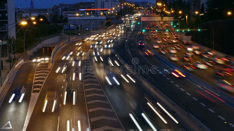 Cinemagraph της σκηνής κυκλοφορίας στο σούρουπο