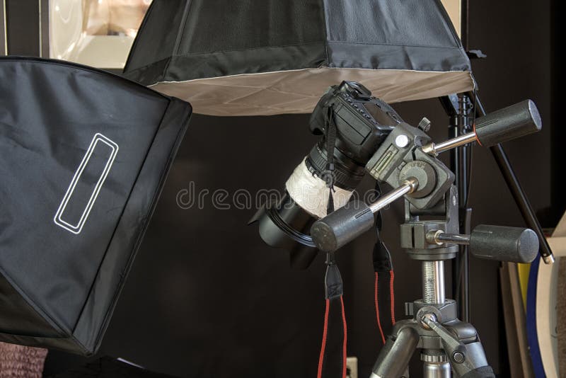 Cinepresa di televisione in uno studio fotografia stock Cinepresa di televisione in uno studio fotografia stock