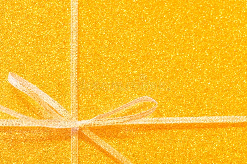 Cinta de oro del regalo imágenes de archivo libres de regalías Cinta de oro del regalo imágenes de archivo libres de regalías