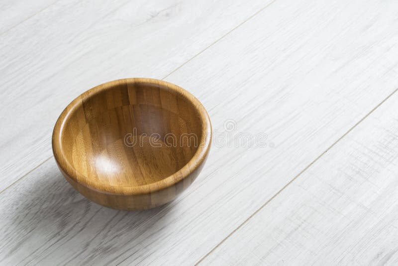 Ciotola di legno vuota fotografia stock libera da diritti Ciotola di legno vuota fotografia stock libera da diritti