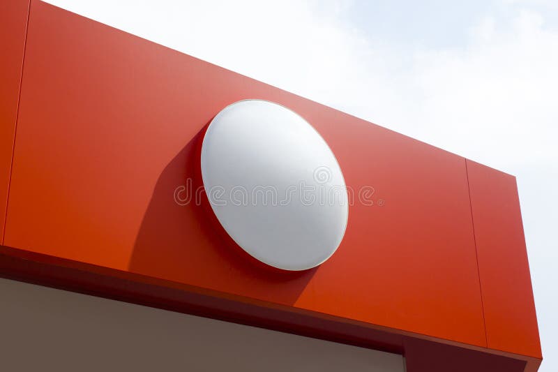 Circle empty signboard isolated on red background. stock photography Circle empty signboard isolated on red background. stock photography