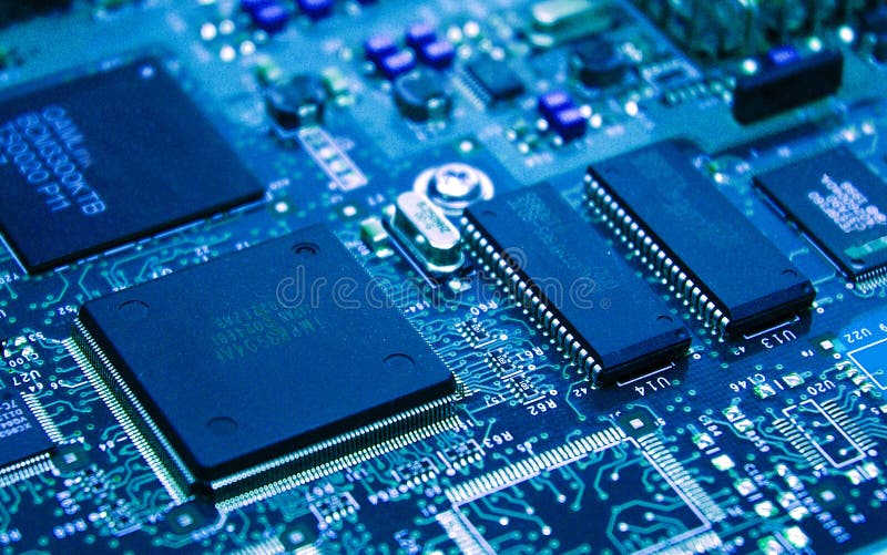 Presionado placa de circuito impreso componentes.
