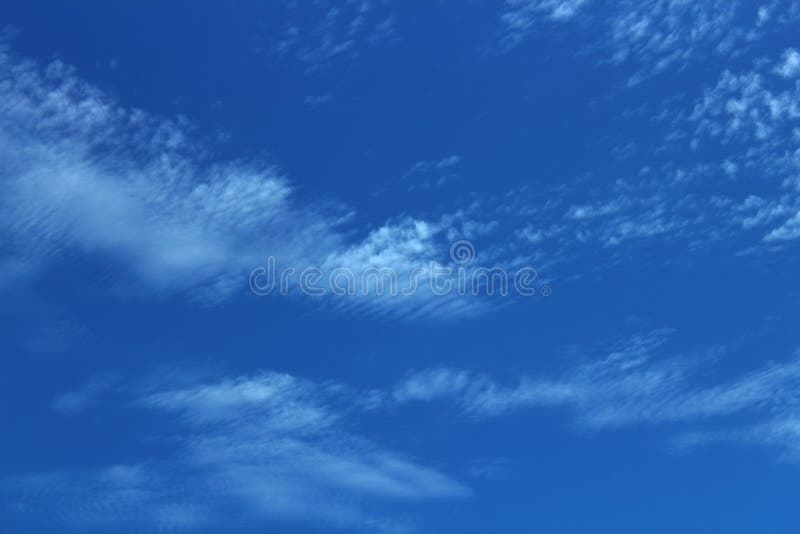 Hình nền mây cirrus xanh trên bầu trời hd cho 3ds max - Mây cirrus là loại mây cao, tạo nên những hình ảnh độc đáo và tuyệt đẹp trên bầu trời. Hãy tải về những hình ảnh này và khám phá sự tinh tế trong thiết kế của bạn.