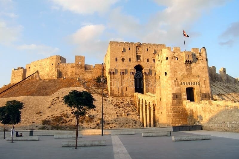 Citadell i Aleppo, Syrien royaltyfri bild Citadell i Aleppo, Syrien royaltyfri bild