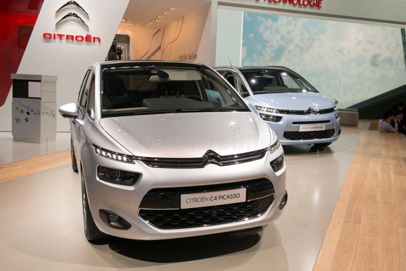 CITROEN großartiges C4 PICASSO - Weltpremiere lizenzfreie stockbilder CITROEN großartiges C4 PICASSO - Weltpremiere lizenzfreie stockbilder