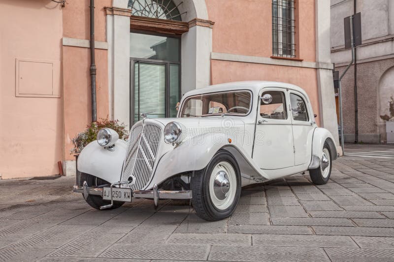 Citroen Traction Avant 11BL (1939)