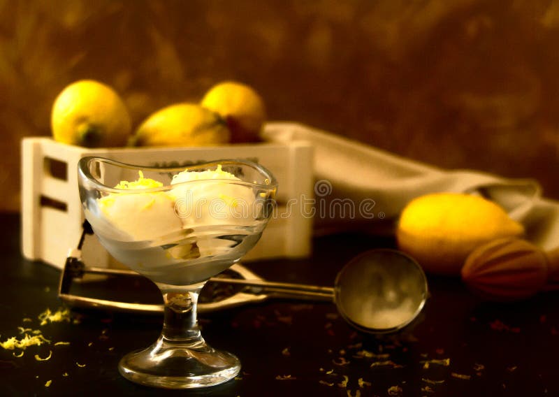 Citronglass in i den crystal bunken fotografering för bildbyråer Citronglass in i den crystal bunken fotografering för bildbyråer