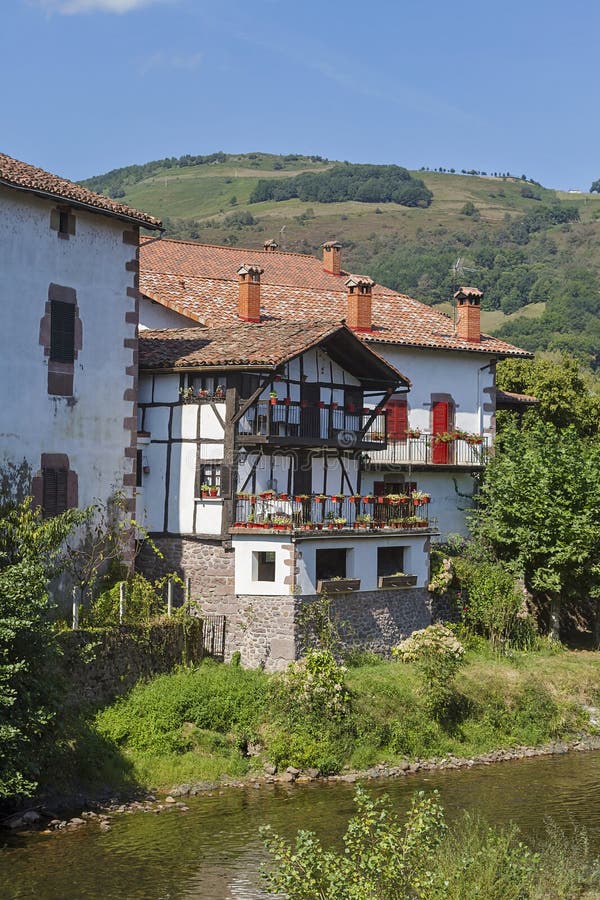 Citta Di Elizondo In Spagna Fotografia Stock Immagine Di Aperto Paese