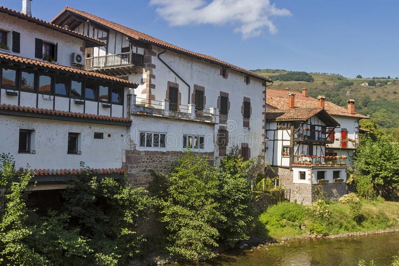 Citta Di Elizondo In Spagna Fotografia Stock Immagine Di Aperto Paese