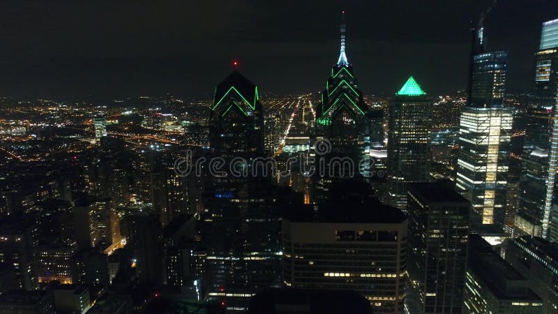 Città concentrare Filadelfia di vista aerea & zona circostante alla notte