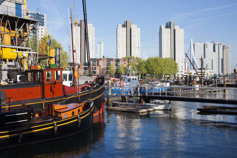 Città di paesaggio urbano di Rotterdam nei Paesi Bassi fotografie stock libere da diritti Città di paesaggio urbano di Rotterdam nei Paesi Bassi fotografie stock libere da diritti