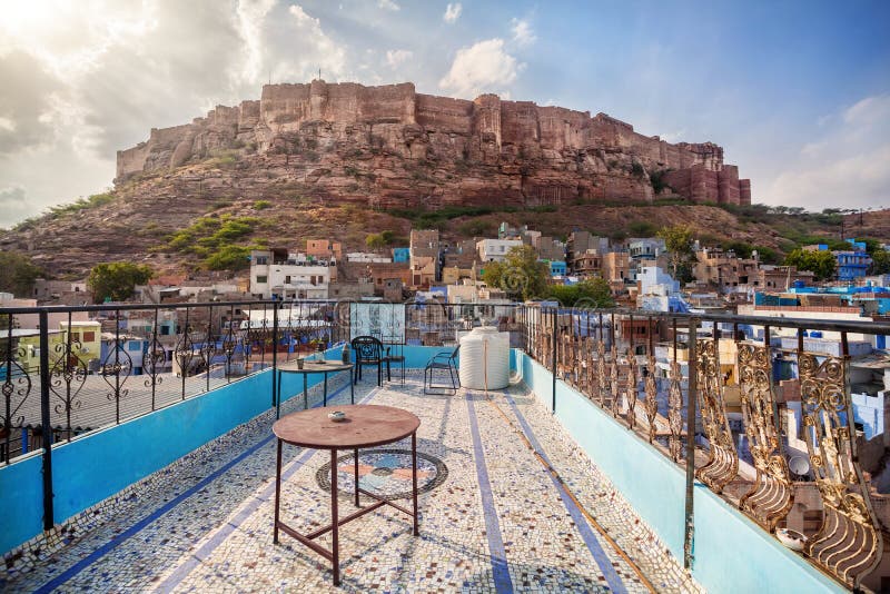 Città e fortificazione blu di Mehrangarh immagine stock libera da diritti Città e fortificazione blu di Mehrangarh immagine stock libera da diritti