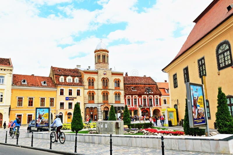 Città quadrata Romania di Brasov di punto di vista del Consiglio immagine stock libera da diritti Città quadrata Romania di Brasov di punto di vista del Consiglio immagine stock libera da diritti