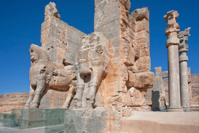 Città rovinata Persepolis con Xerxes Gate immagini stock Città rovinata Persepolis con Xerxes Gate immagini stock