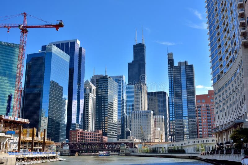 City building group and constructions around Chicago River