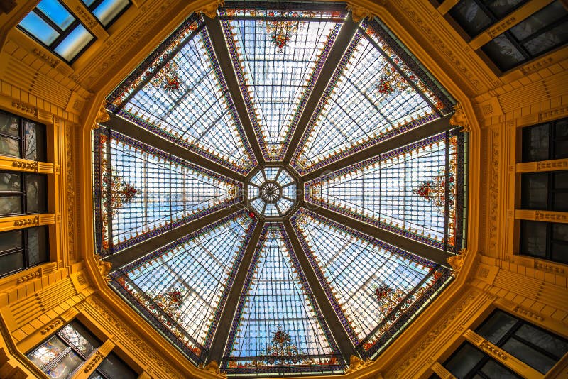 Vizualizare detaliată a arhitecturii de trecere a caracterelor orașului Zagreb stock image