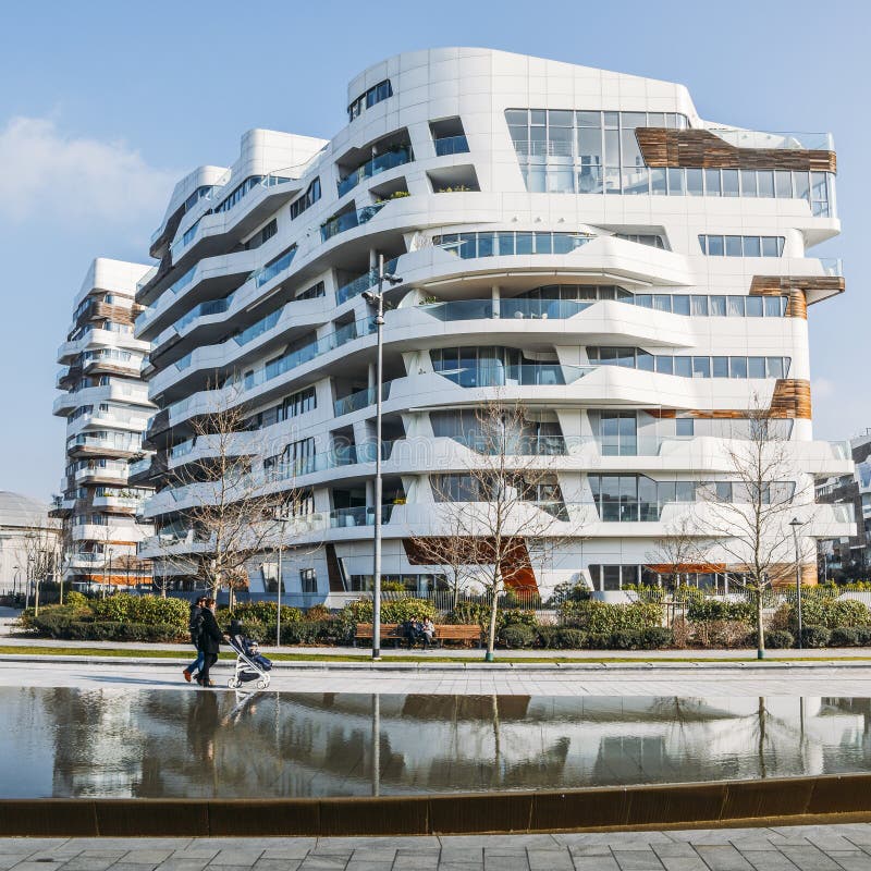 CityLife nytt område i Milan med moderna och lyxiga residencial och företags byggnader Hadid uppehåll fotografering för bildbyråer CityLife nytt område i Milan med moderna och lyxiga residencial och företags byggnader Hadid uppehåll fotografering för bildbyråer