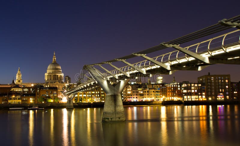 Cityscape of London at the blue hour with Saint Paul cathedral, England. Hdr bridge stock images, royalty-free photos and pictures