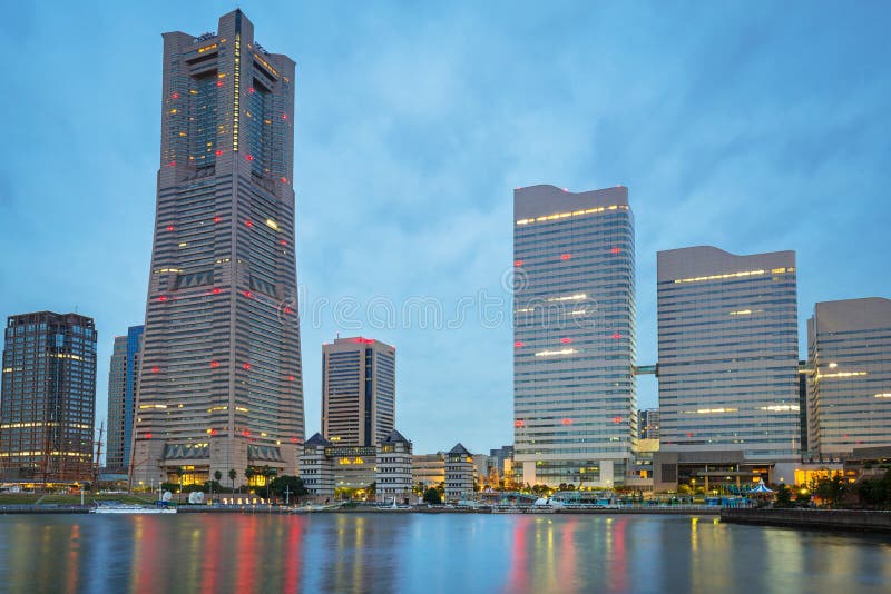 Cityscape van Yokohama-stad bij dageraad royalty-vrije stock afbeeldingen