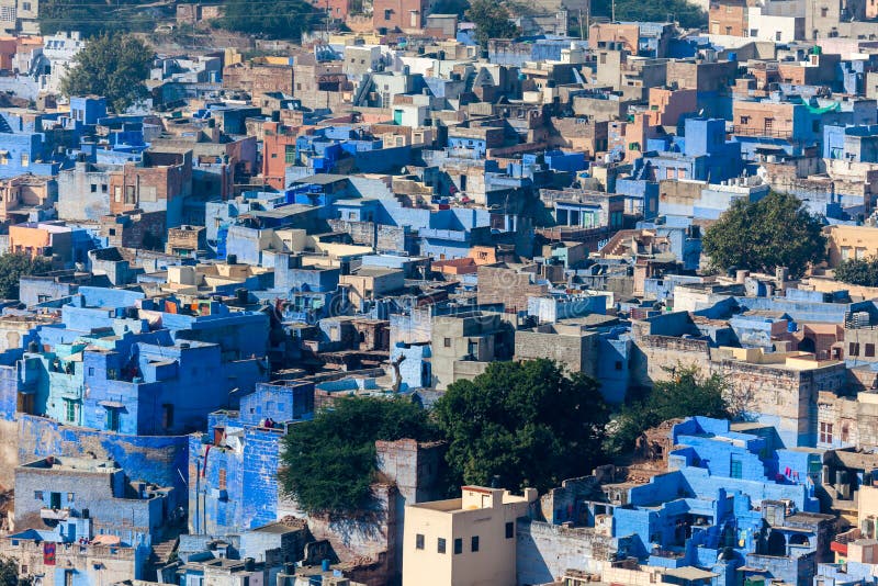 Ciudad azul con las casas azules foto de archivo libre de regalías Ciudad azul con las casas azules foto de archivo libre de regalías