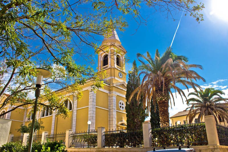 Iglesia de Novalja, isla de Pag foto de archivo libre de regalías