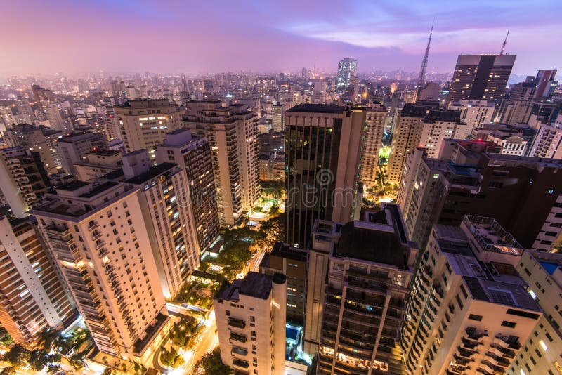 Ciudad de Sao Paulo en la noche