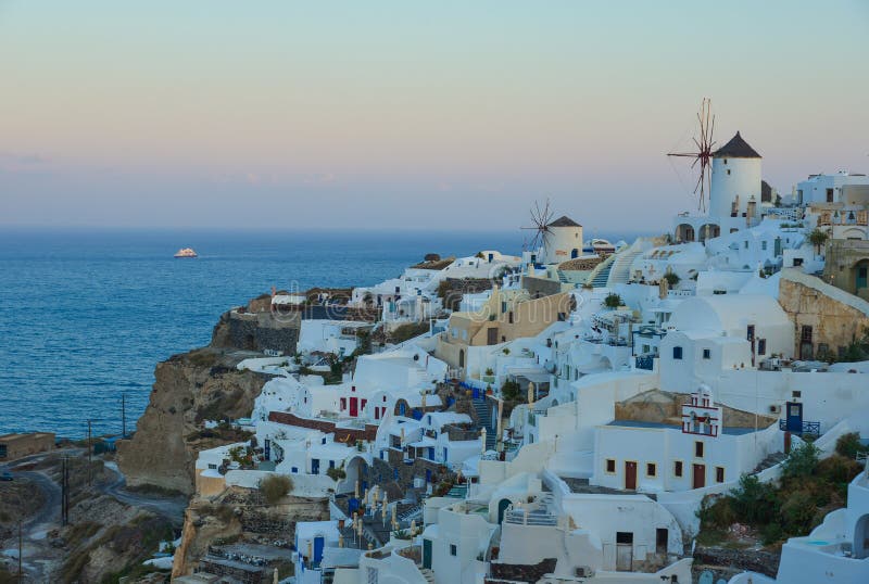 Ciudad hermosa de la isla de Santorini, Grecia foto de archivo Ciudad hermosa de la isla de Santorini, Grecia foto de archivo