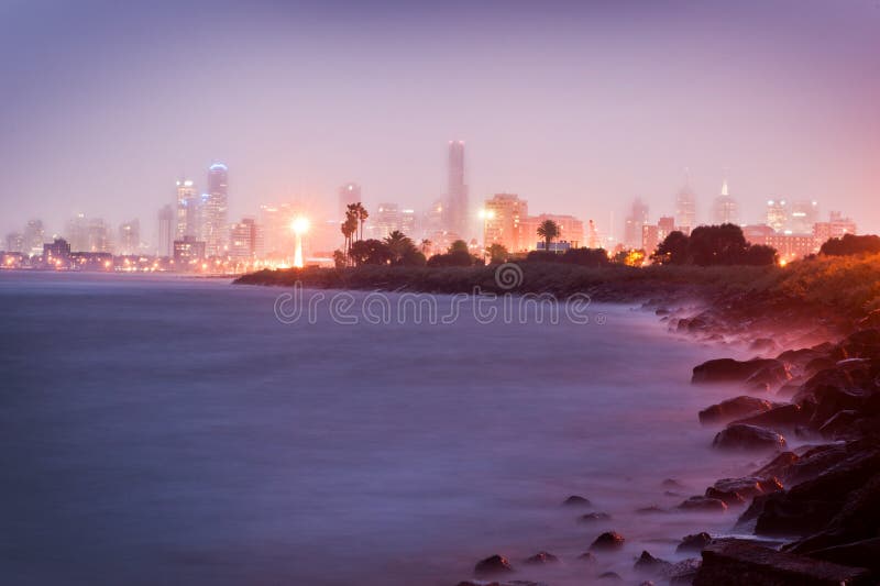 Ciudad por noche - Victoria - Australia de Melbourne imagen de archivo libre de regalías Ciudad por noche - Victoria - Australia de Melbourne imagen de archivo libre de regalías