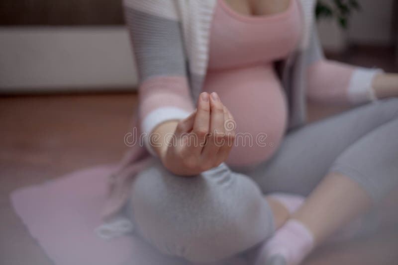 Ciężarny joga zdjęcie stock Ciężarny joga zdjęcie stock