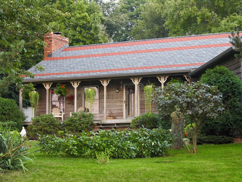 Clapboard house stock image. Image of evergreen, landscaping 1241427