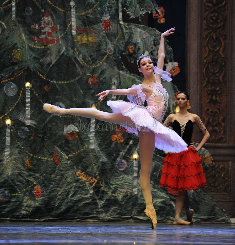 Clara fière - Dans le casse-noix de ballet du l'Arbre-tableau 3-The de Noël photographie stock Clara fière - Dans le casse-noix de ballet du l'Arbre-tableau 3-The de Noël photographie stock
