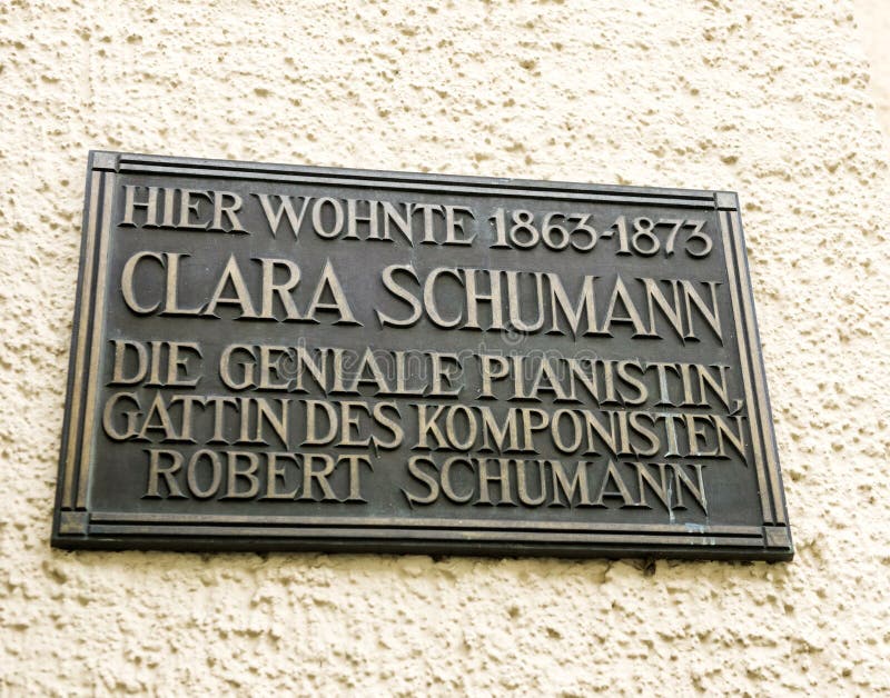 Clara Schumann ha placca commemorativa qui viva immagine stock libera da diritti Clara Schumann ha placca commemorativa qui viva immagine stock libera da diritti