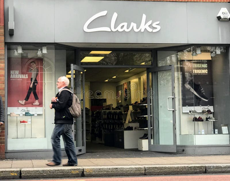 clarks clearance outlet canada