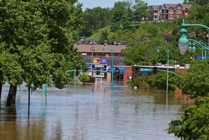 Clarksville Tn Flooding 2010 Editorial Photography Image 14154687