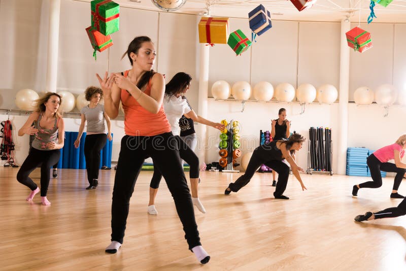 Classe de danse pour des femmes image libre de droits Classe de danse pour des femmes image libre de droits