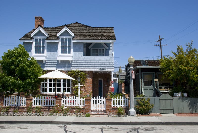 Classical american house on Balboa Island - Orange County, California