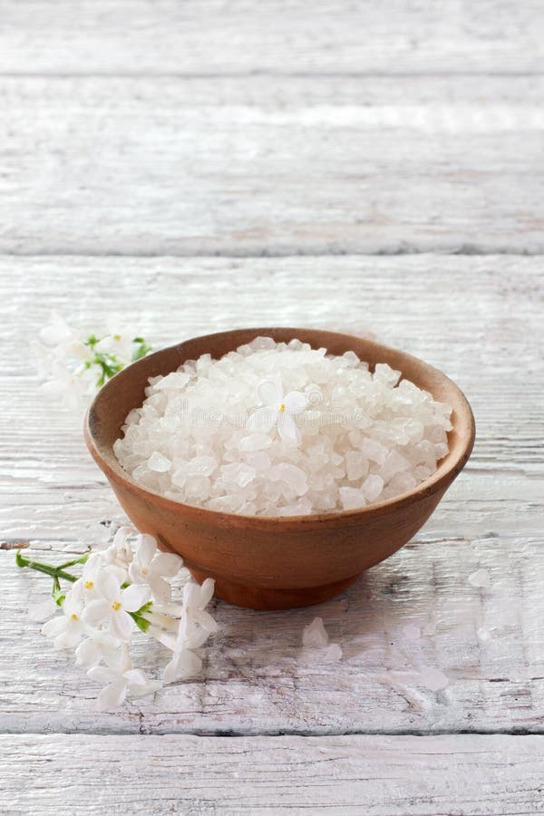 Clay pot with sea salt stock image. Image of decoration 40270907