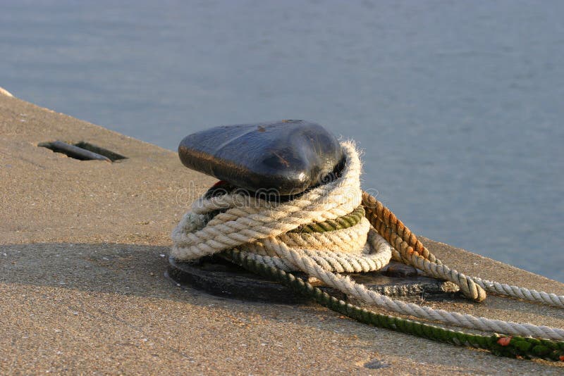 Cleat & Ropes royalty free stock images Cleat & Ropes royalty free stock images