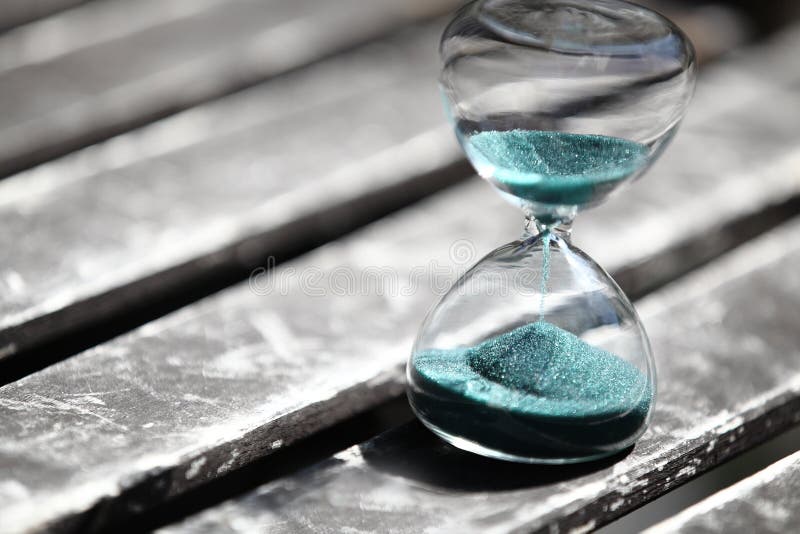 Clessidra Moderna Simbolo Di Tempo Countdown Immagine ...