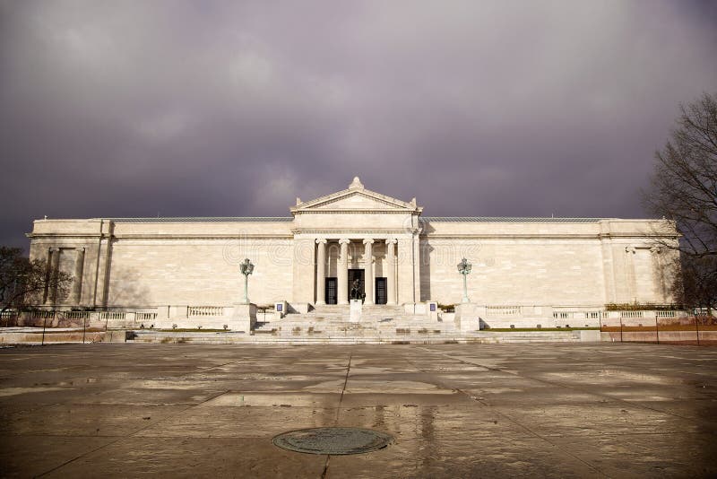 Cleveland Museum of Art near the Reflecting Pool and University Circle. Cleveland Museum of Art near the Reflecting Pool and University Circle